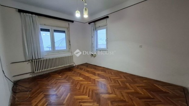 V�cegresi 116 nm-es h�z elad�