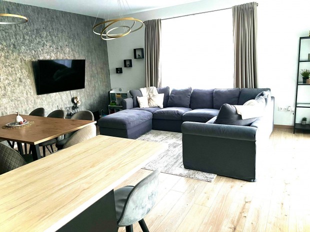 V�con modern lak�s elad�