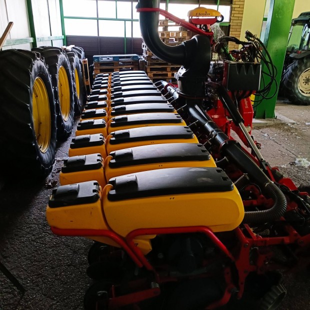 Vaderstad Tempo TPV 8/12 szemenknti vetgp