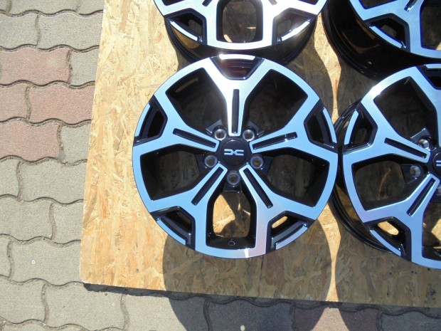 Vadi Új 17-es Renault -Dacia Bi-Color alufelni eladó