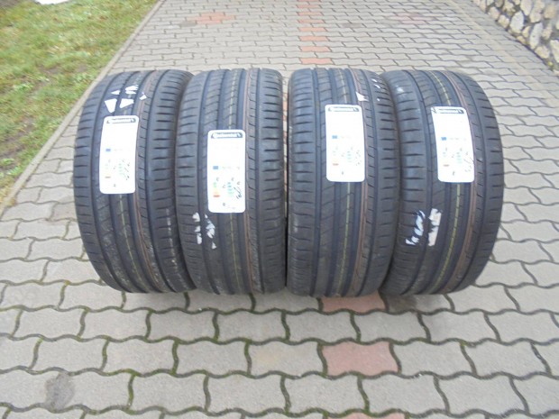 Vadi �j 285/45 R 20-as Continental ny�ri gumi elad�