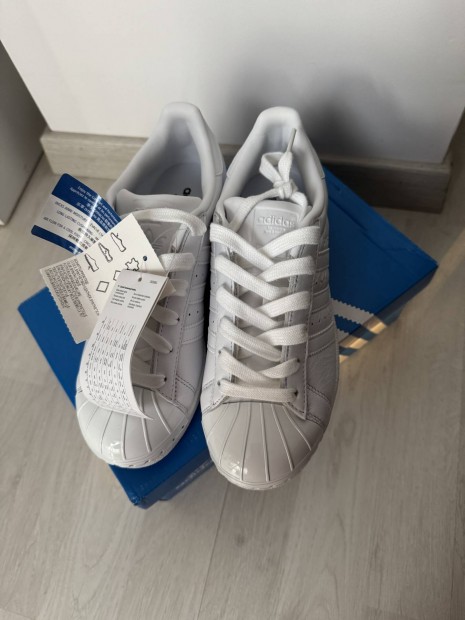 Vadiuj noi Adidas 37es bor Superstar elado!