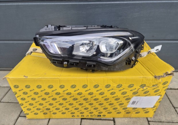 Vadonat �j CLA w118 val els� LED f�nysz�r�!