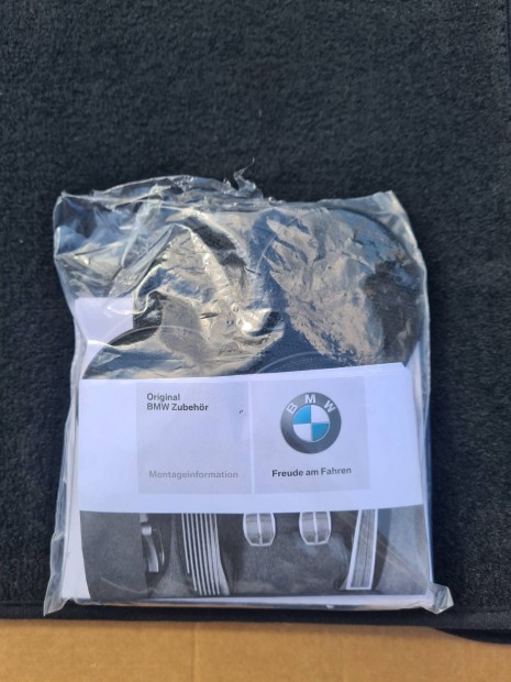 Vadonat új Bmw X6 /E71/ gyári szövet szőnyeg,