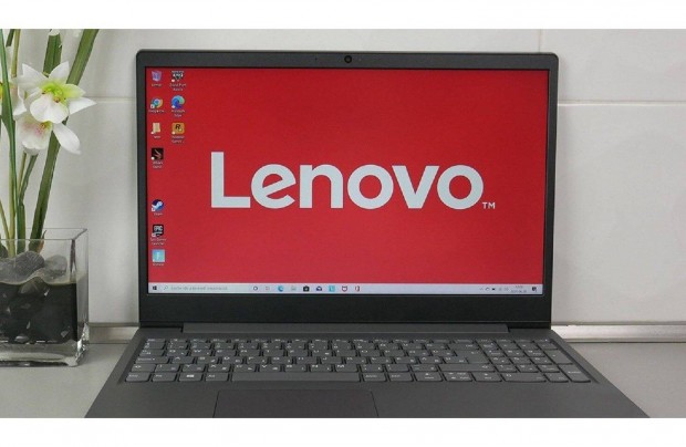 Vadonatj 15.6" Lenovo laptop, Windows 11 + Office, 2 v garancia