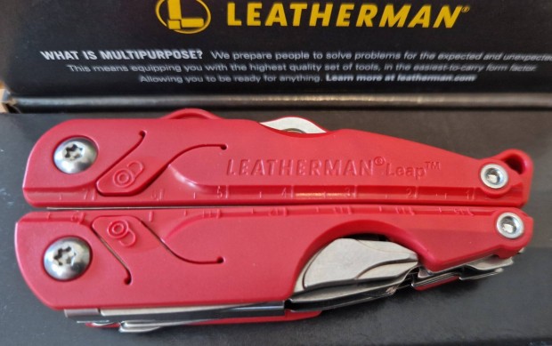 Vadonatúj Leatherman Leap multitool