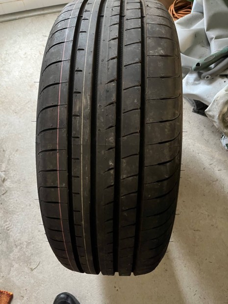 Vadonat�j Ny�ri gumi goodyear Eagle F1 Asymetric 5 235/55 r18