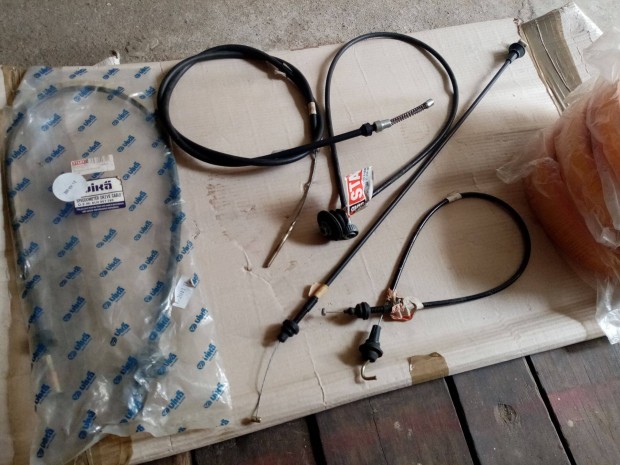 Vadonat�j Skoda Favorit gy�ri alkatr�sz elad�