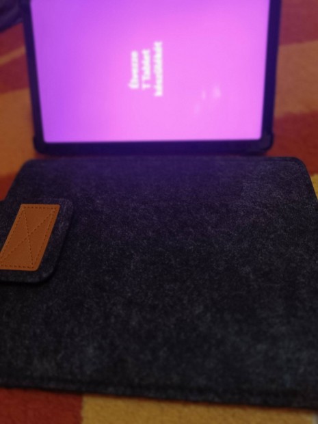 Vadonatj T tablet tokokkal s kijelzvd flival