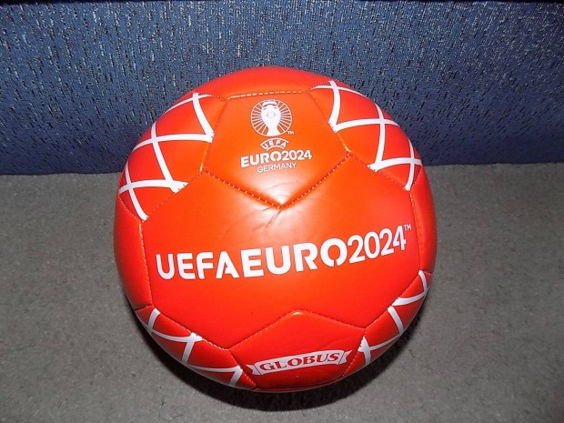 Vadonatj UEFA EURO 2024 focilabda, piros, vagy kk