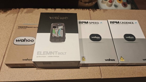 Vadonatj Wahoo Elemnt Bolt v2 + HRM + SPD + CAD sensor csomag