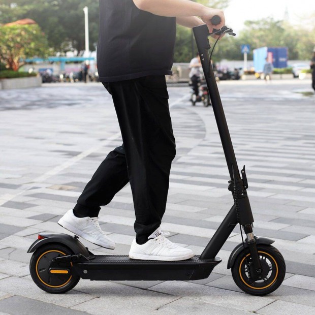 Vadonatúj, bontatlan Aovopro V1Max Pro elektromos roller, 1 év gari