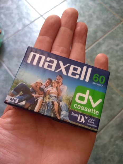 Vadonatj bontatlan Maxell Mini DV kazetta, 60 perc