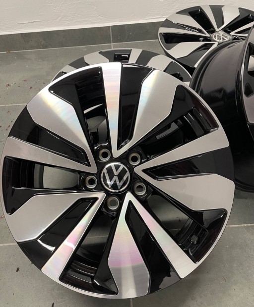 Vadonat�j eredeti VW Volkswagen Z�rich 17 7Jx17 ET45 5x112 alufelni
