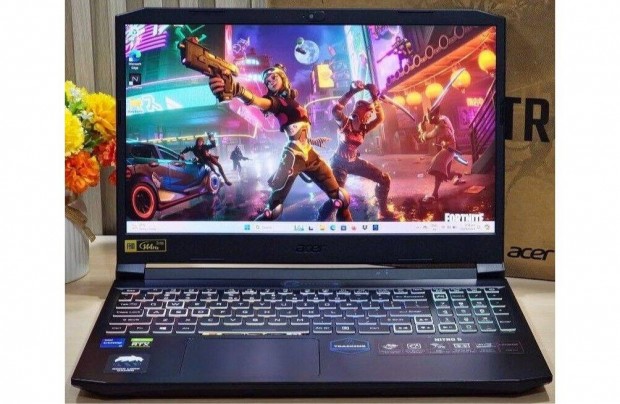 Vadonatj gamer laptop, Core i7, 4 TB SSD, 32 GB RAM, WIN11, 2 v gari