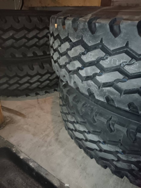 Vadonat�j teheraut� gumi 315 80r 22,5