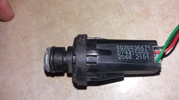 Vaillant v�znyom�s m�r� szenzor �r/db csatlakoz�k nincsenek rajta