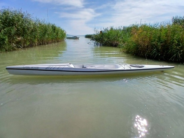 Vajda Raptor surfski