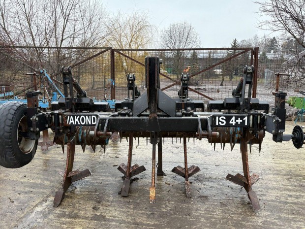 Vakond Is 4+1 talajlaz�t�,elmunk�l� hengerrel elad�