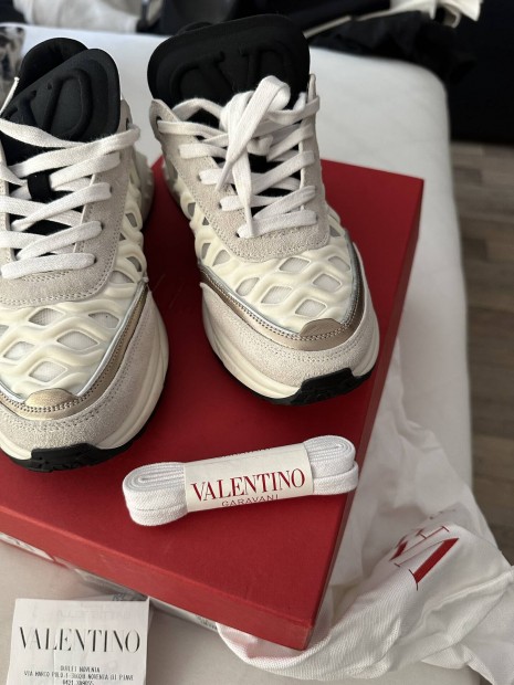 Valentino ni cip 