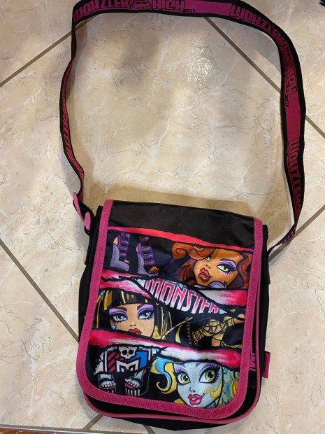 Vlltska gyermek Monster high logval