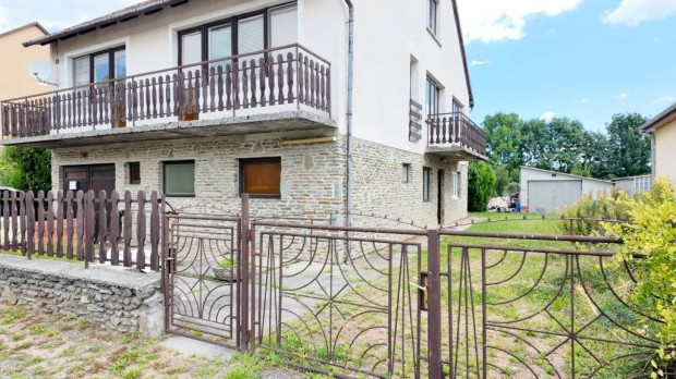 Val�di k�tgener�ci�s csal�di h�z Ausztria mellett - Sopronhorp�cs