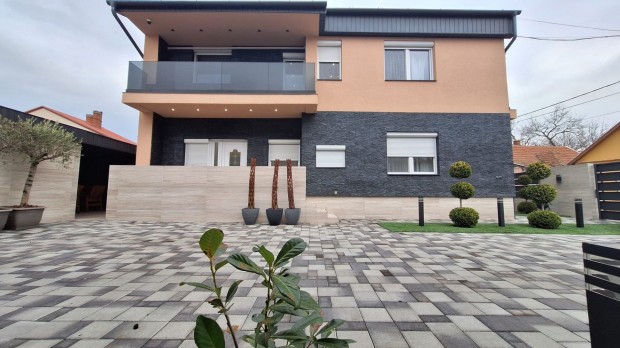 Val�di luxus a v�ros sz�v�ben modern romantika