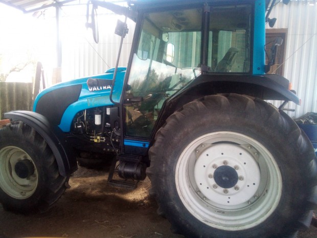 Valtra A 82 traktor 