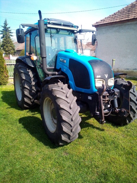 Valtra A 82 traktor 