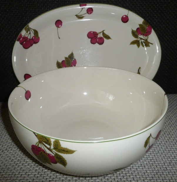 Van Cleef Meggyes Porceln Szett