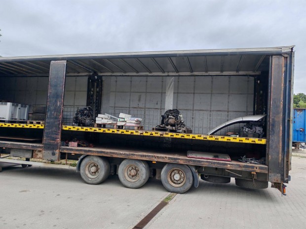 Van Hool hidraulikus duplaszintes ptkocsi