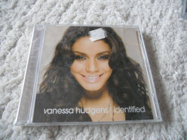 Vanessa Hudgens : identified CD ( j, Flis)