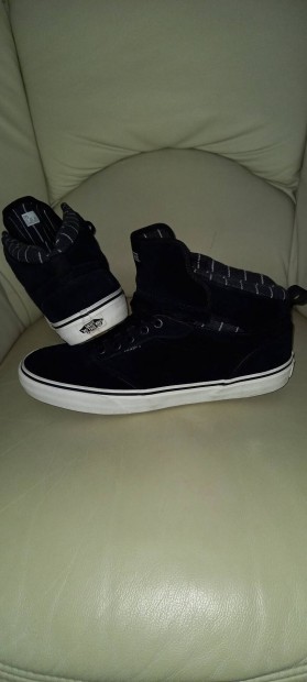 Vans 44-es tliestett frfi brcip/Bakancs/