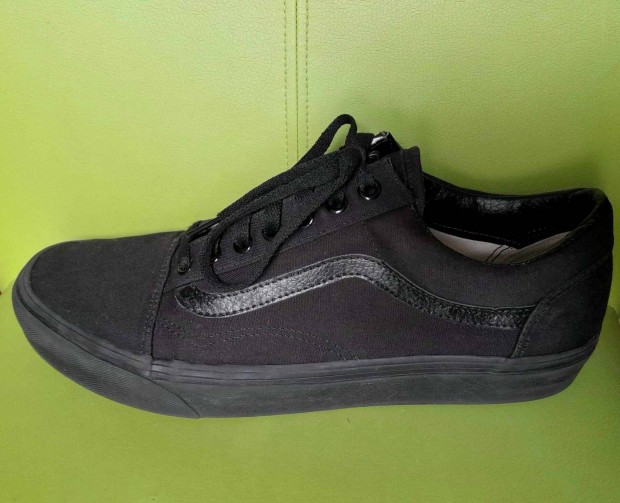 Vans vastag utcai cip, 42es