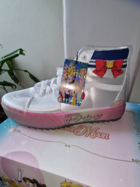 Vans x Sailor Moon SK8-Hi Stacked fehr 45