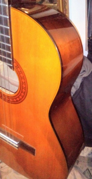 Variation of Yamaha C 70 High Gloss Selected Spruce Classics gitár
