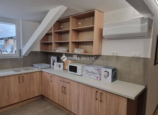 V�rosf�ldi 56 nm-es h�z kiad� #4988371