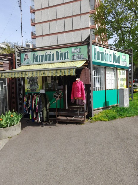 Városközponti üzlethelyiség eladó!