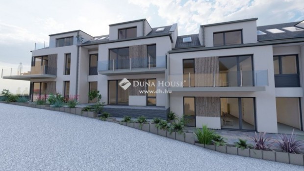 V�rpalotai 46 nm-es lak�s elad�