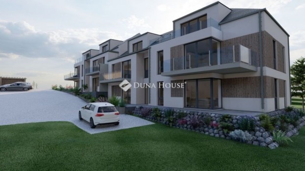 V�rpalotai 65 nm-es lak�s elad�