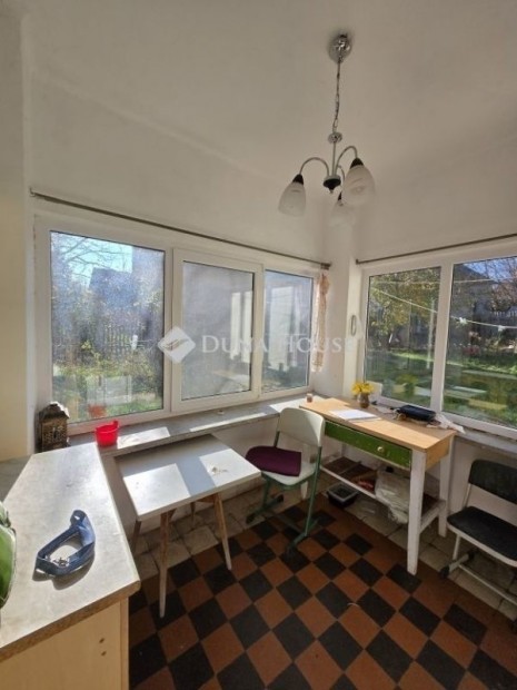 V�rpalotai elad� 107 nm-es h�z