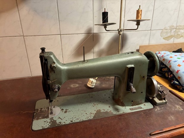 Varr�g�p Csepel 117