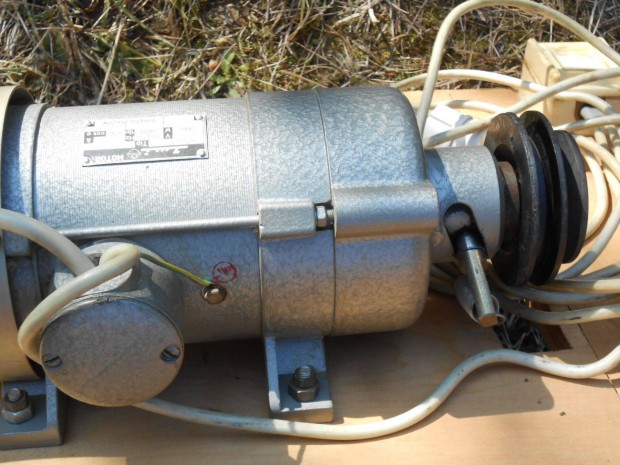 Varrgp motor 220 voltos, 1 v garancival elad