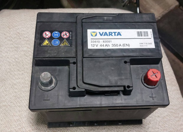 Varta 12v  44 aH akkumultor 