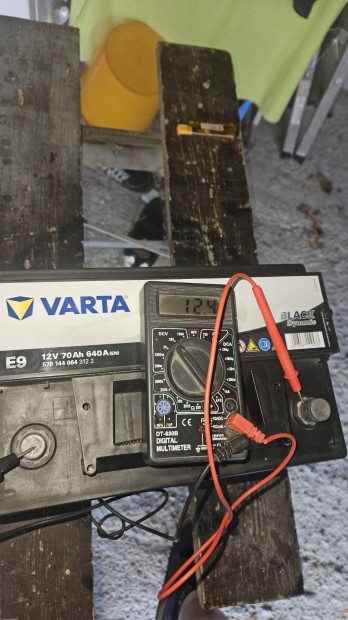 Varta akksi 70Ah kitűnö állapotban