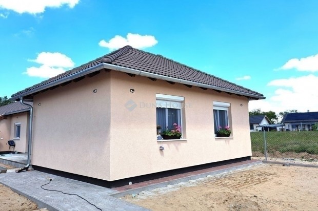 Vasadi elad� 115 nm-es h�z