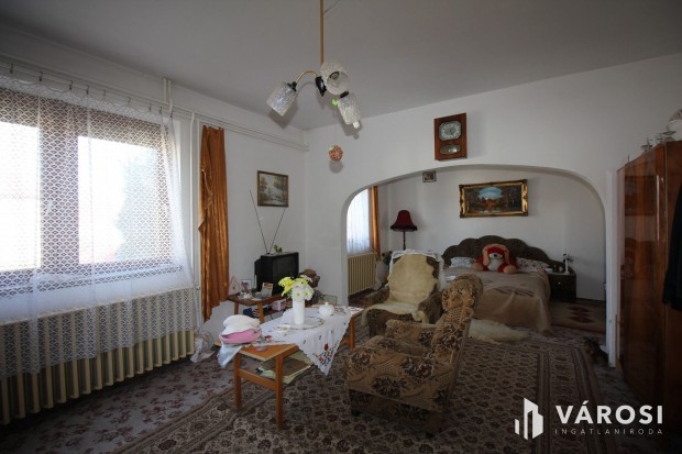 V�s�rhelyen, �jv�roson 6 szob�s csal�dh�z aj�nlat.