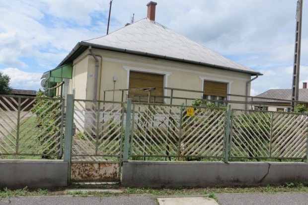 Vsrosnamny mellet Gyre kzsg nagy csaldi hz elad