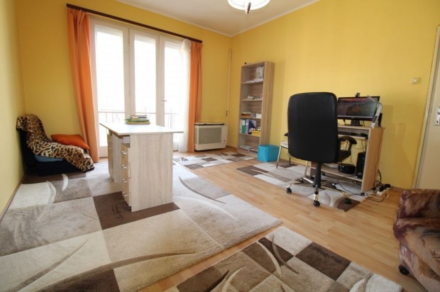 V�s�rt�r hangulatos kis lak�s.