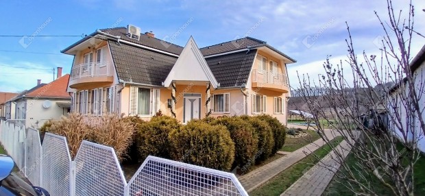 Vasboldogasszonyi elad� 180 nm-es h�z